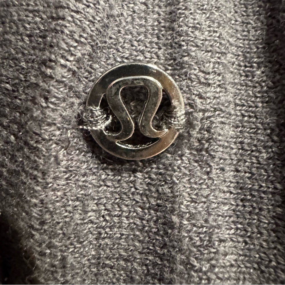 Lululemon Forward Flow Poncho in Heathered Moonwalk - Picture 9 of 11